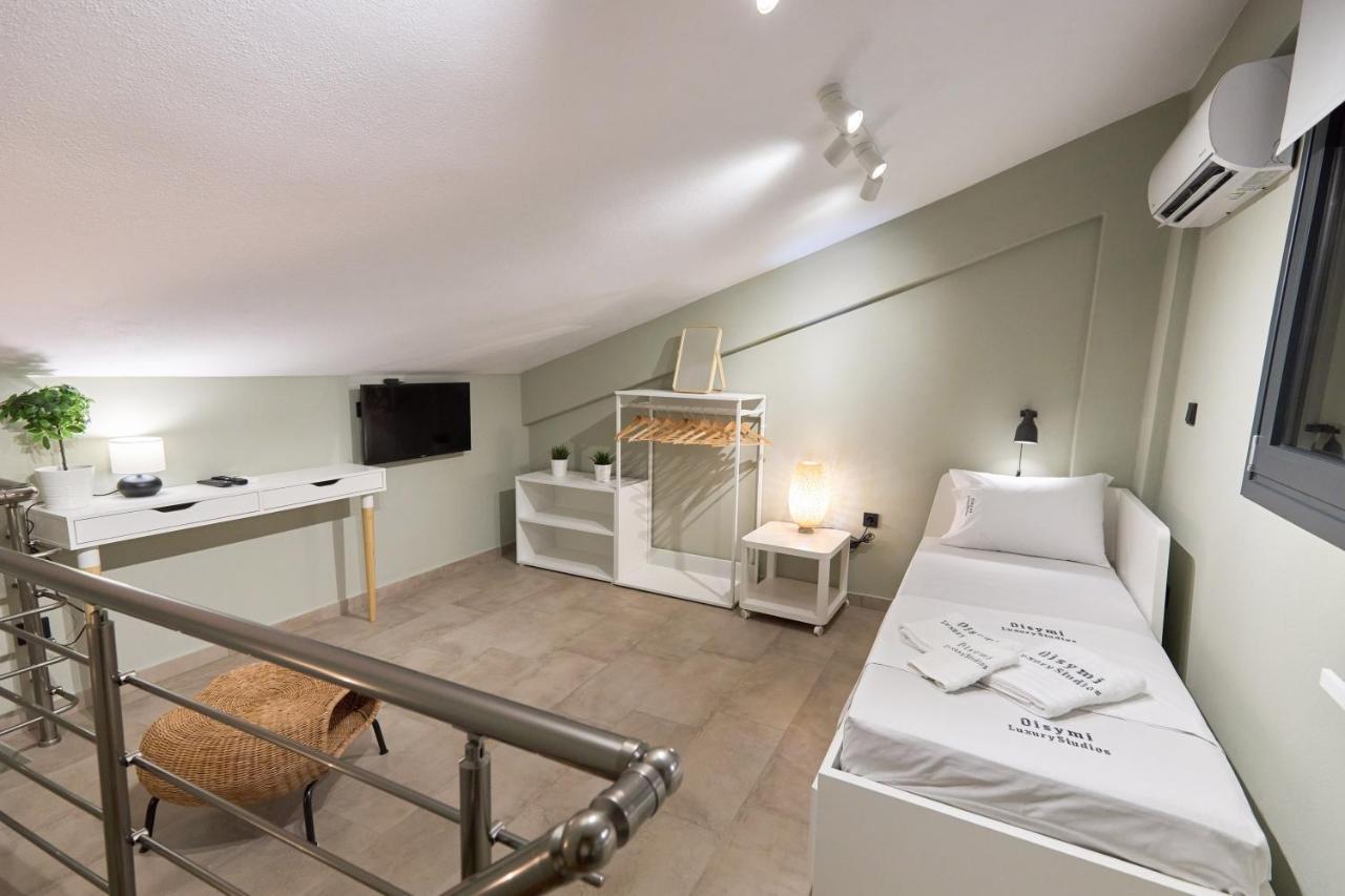 Oisymi Luxury Studios Néa Péramos Kültér fotó