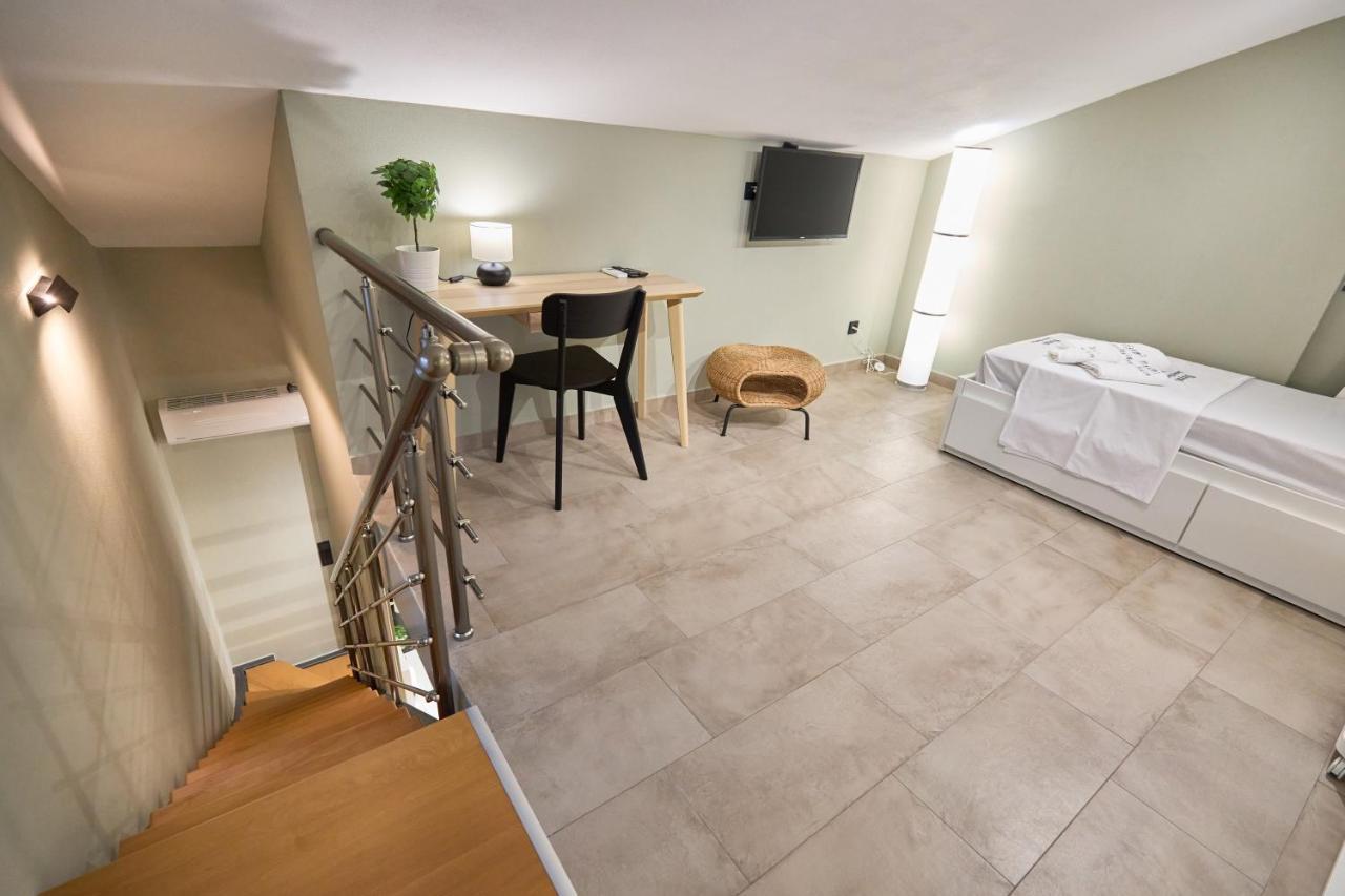 Oisymi Luxury Studios Néa Péramos Kültér fotó
